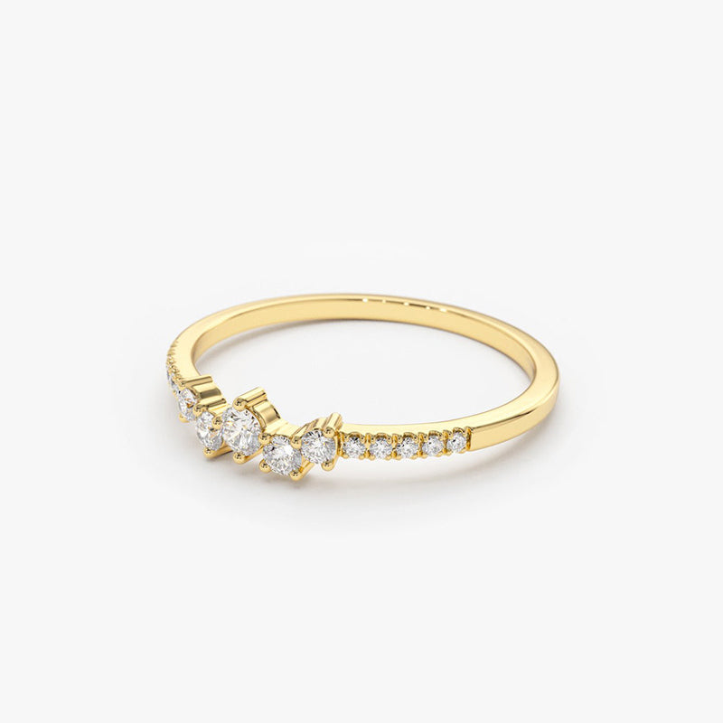 VALENTINA • Zackenförmiger Ring mit Moissanitbesatz